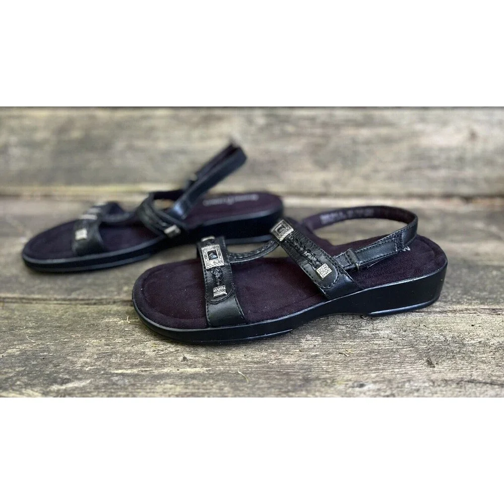 NEW Minnetonka Prescott Leather Studded Sandals Womens 6 Black Goth Witchy Biker